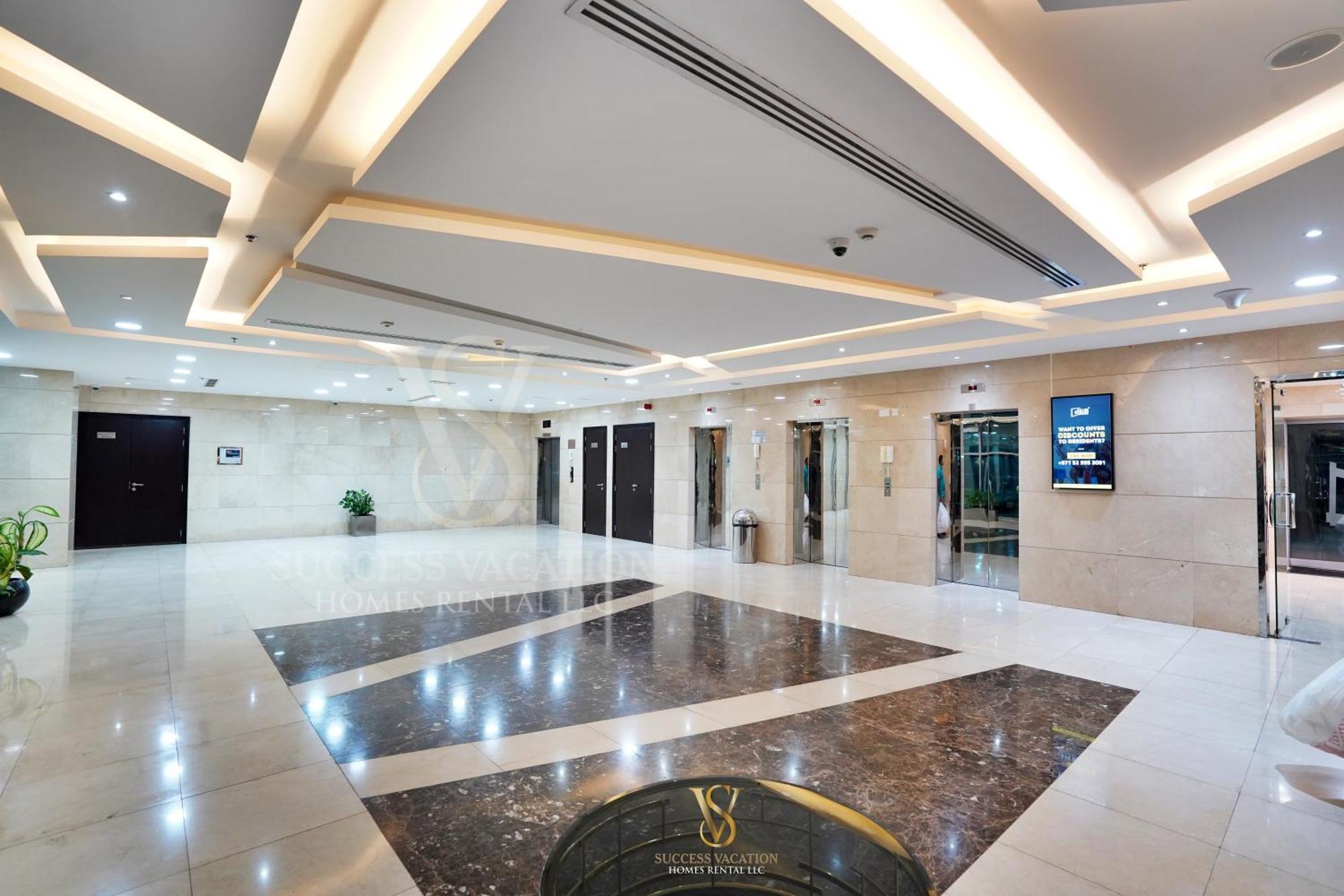 Success Luxury Apartment - 5 Min Away Marina Corniche - Free Housekeeping Provided Everyday-24-7 Staff Available For Services Дубай Экстерьер фото