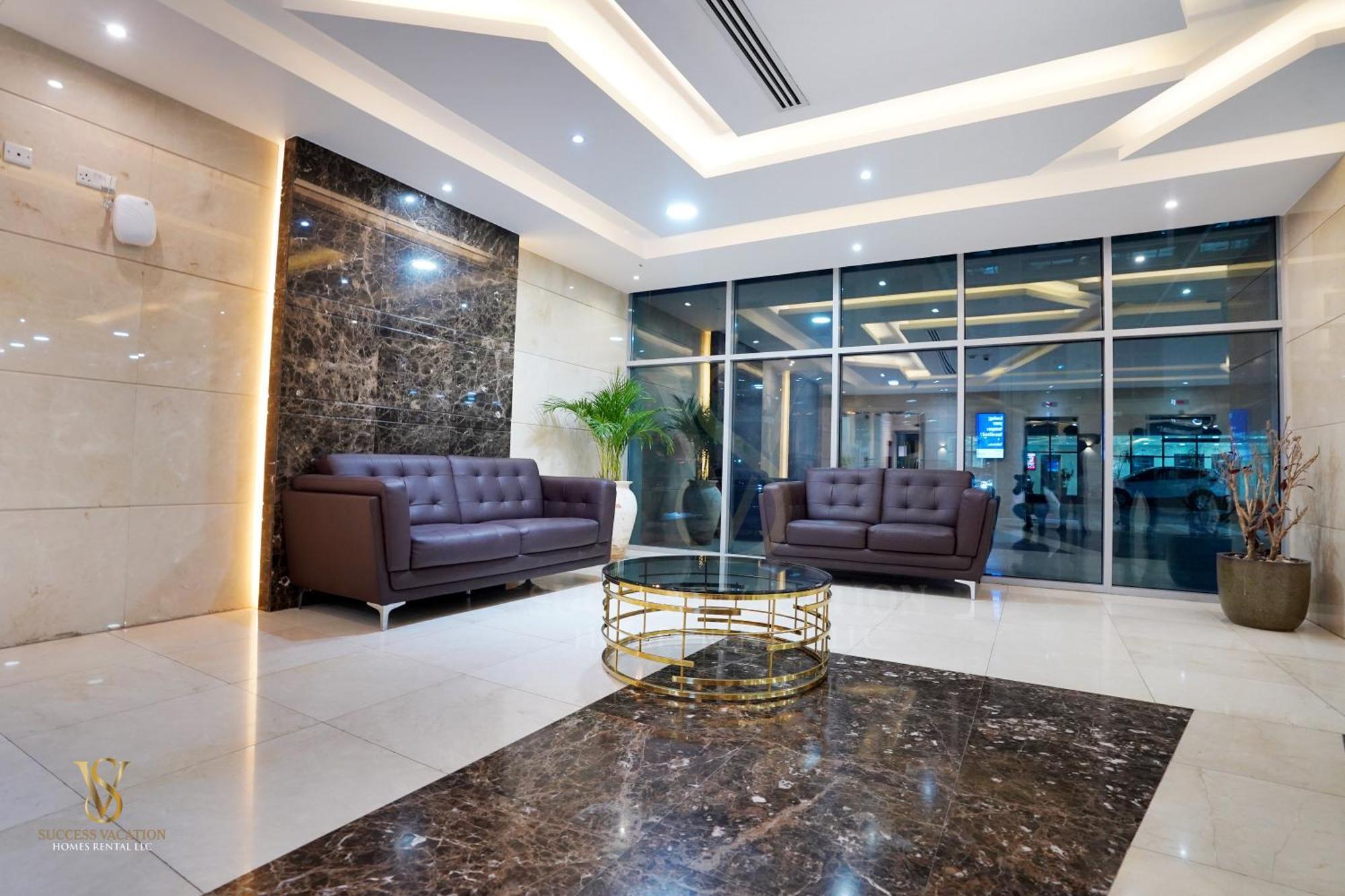 Success Luxury Apartment - 5 Min Away Marina Corniche - Free Housekeeping Provided Everyday-24-7 Staff Available For Services Дубай Экстерьер фото